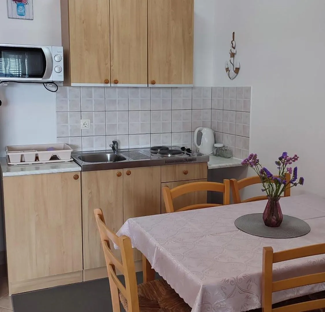 Ferienhaus In Crikvenica Mit Schoener Terrasse 0*,